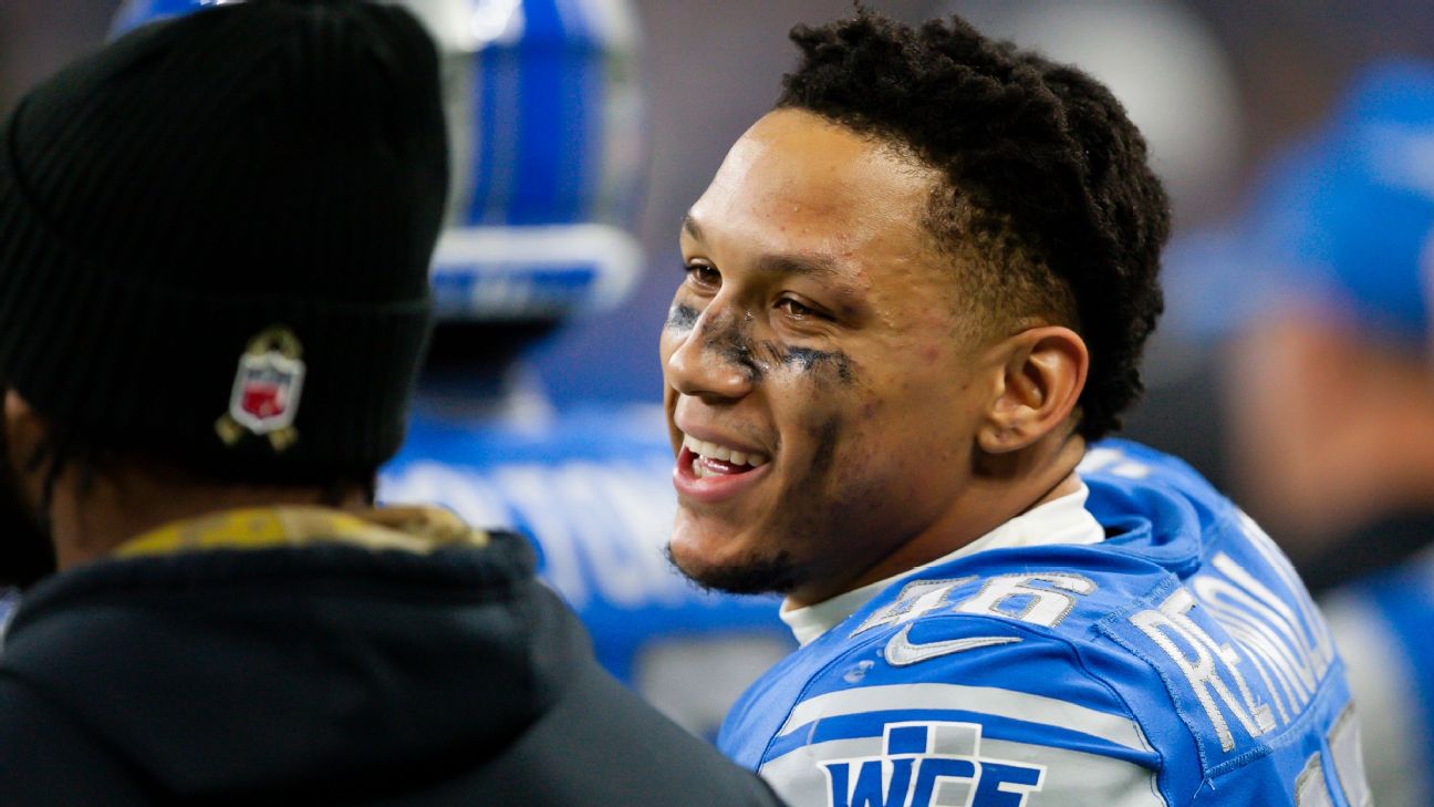 Detroit Lions running back Craig Reynolds (46) warms-up before the