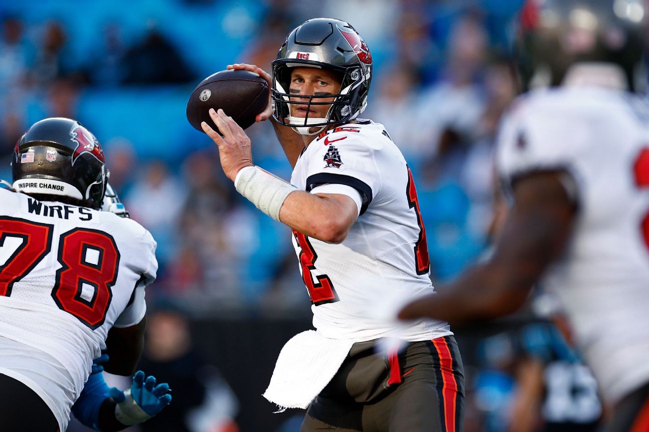Depleted Bucs win division for 1st time since '07
