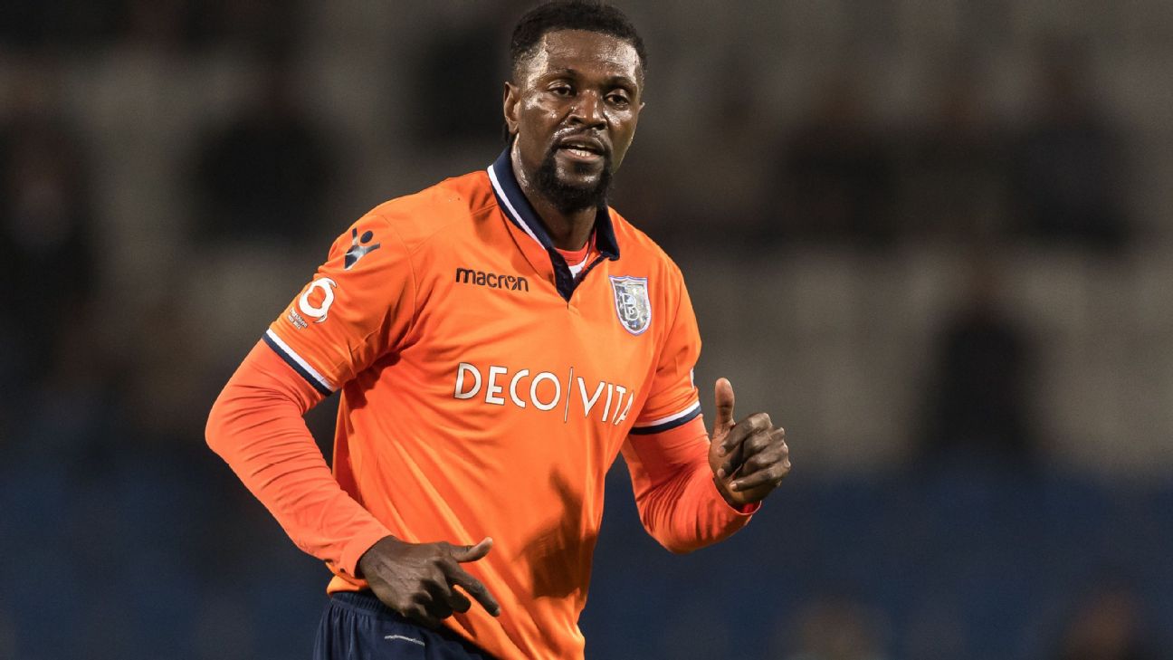 Lembra dele? Adebayor revela que quase acertou com o Flamengo e diz o que pensa da Libertadores