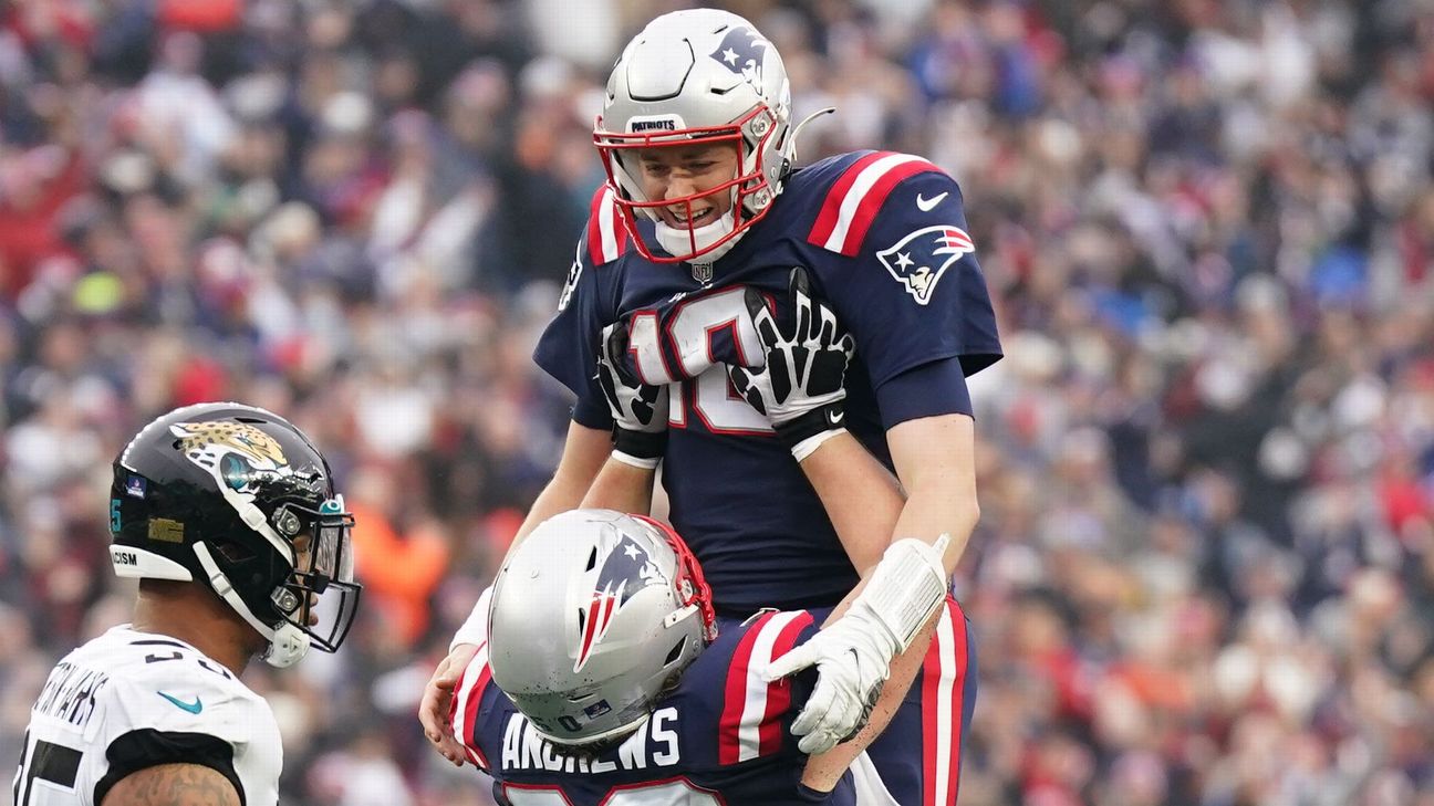 Patriots' Mac Jones is outplaying Trevor Lawrence and all the other rookie  quarterbacks