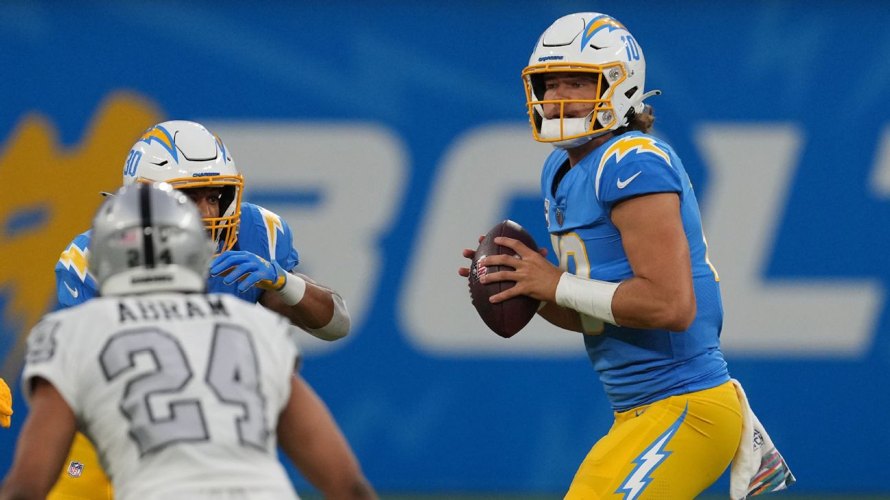 Chargers vs. Raiders: 4 bold predictions in Week 18