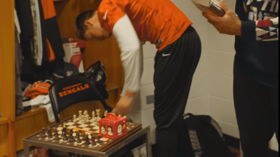 Why Bengals QB Joe Burrow has kept a chessboard by his locker this