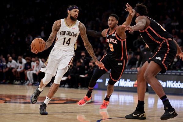 Pels' Ingram misses 4th quarter with ankle injury