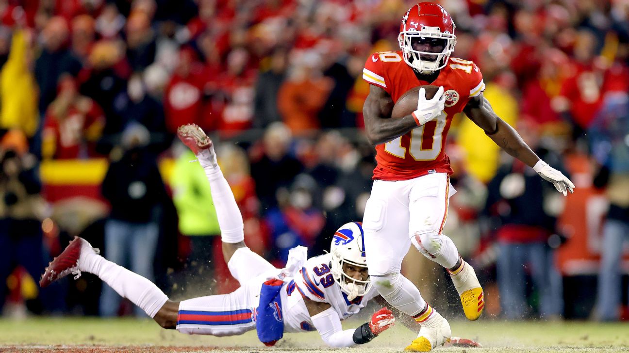 Photos: The record-shattering Chiefs offense kept rolling in 2022