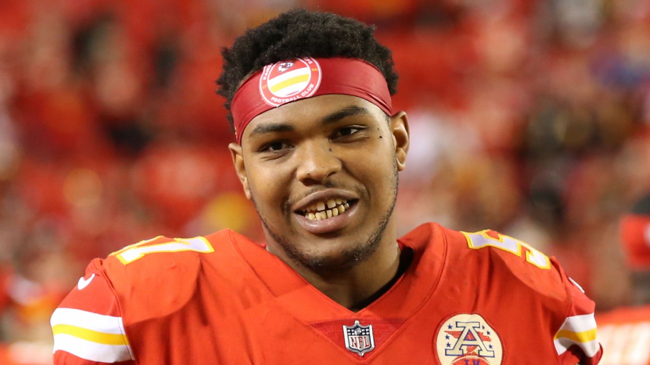 Kansas City Chiefs LT Orlando Brown Jr. reports to camp, will sign  franchise tender - ESPN