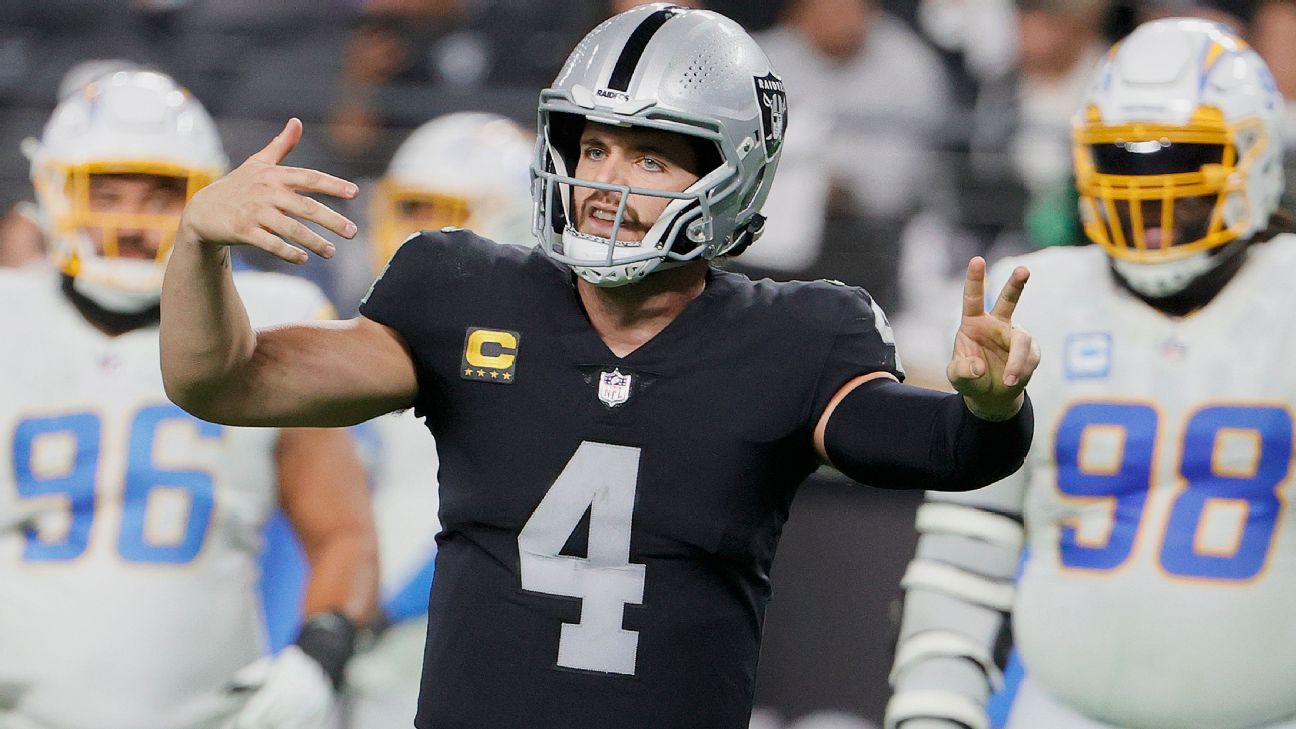 Jets fans react to Derek Carr 'leaning' their direction