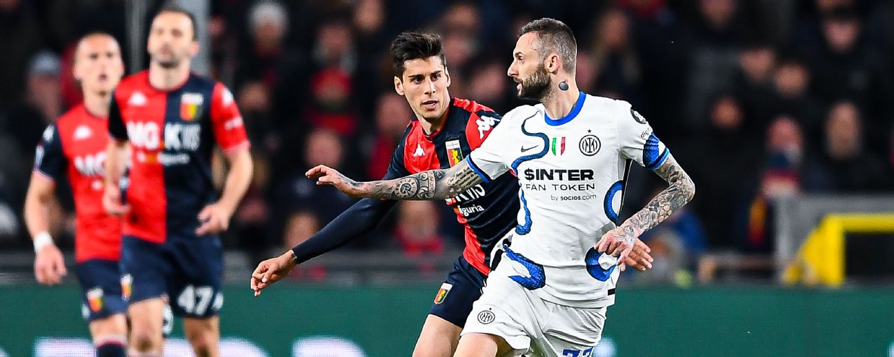 Genoa, Italy. 18th Dec, 2022. The Referee of the match Simone Sozza to  Seregno during Genoa CFC vs Frosinone Calcio, Italian soccer Serie B match  in Genoa, Italy, December 18 2022 Credit