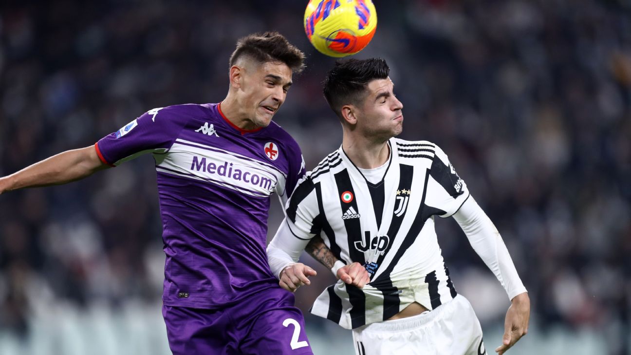 Fiorentina hand 10-man Juve first league defeat this season