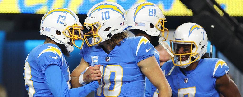 Los Angeles Chargers linebacker Kenneth Murray Jr. (9) runs with the ball  during an NFL football game against the Miami Dolphins, Sunday, Sept. 10,  2023, in Inglewood, Calif. (AP Photo/Kyusung Gong Stock