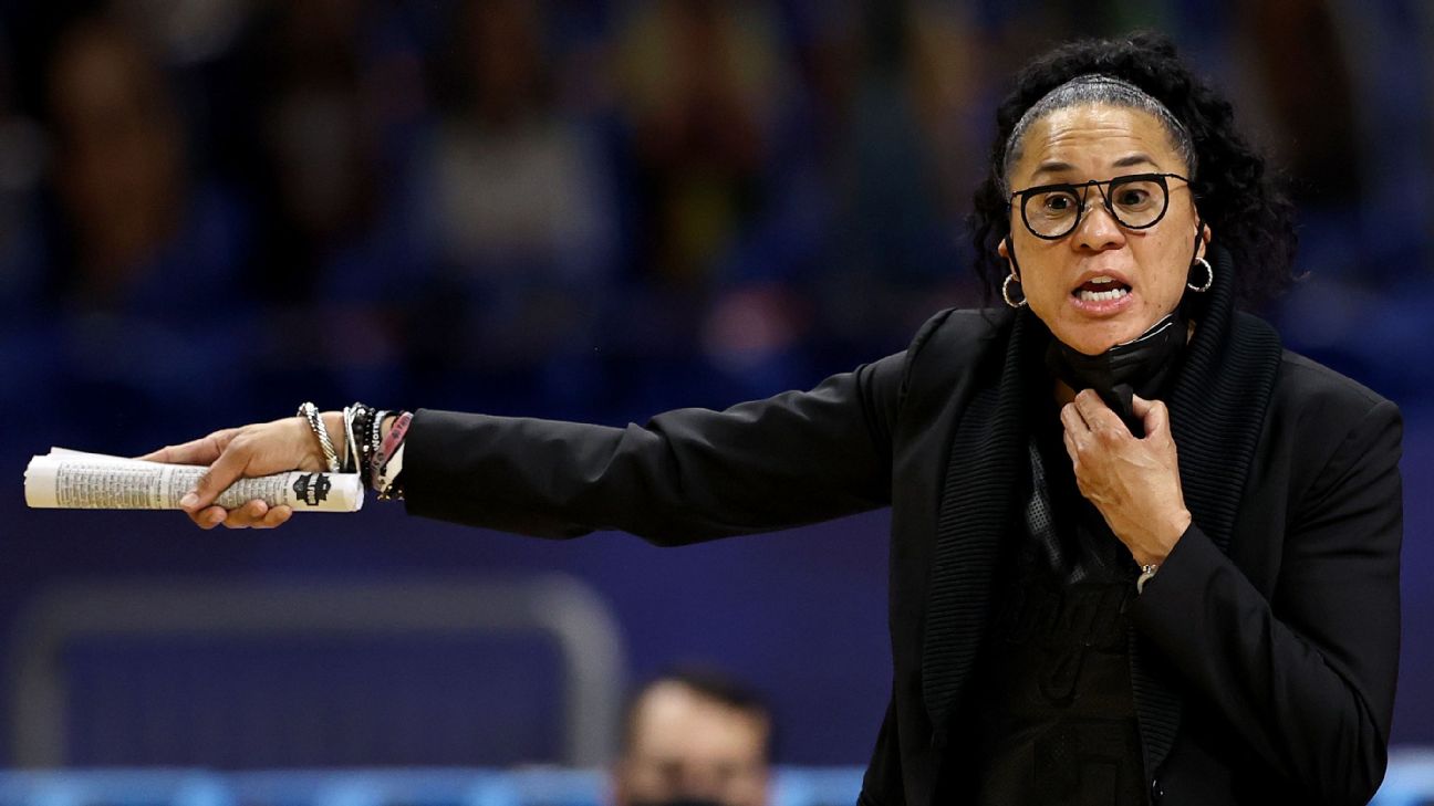 Dawn Staley's ethnicity, parents, nationality, and siblings 