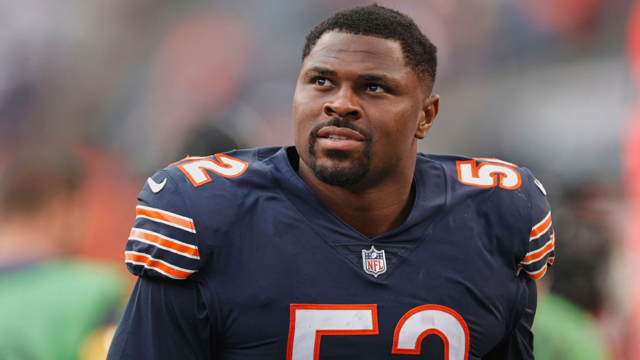 Los Angeles Chargers linebacker Khalil Mack (52) against the Denver Broncos  in an NFL football game, Monday, Oct. 17, 2022, in Inglewood, Calif.  Chargers won 19-16. (AP Photo/Jeff Lewis Stock Photo - Alamy