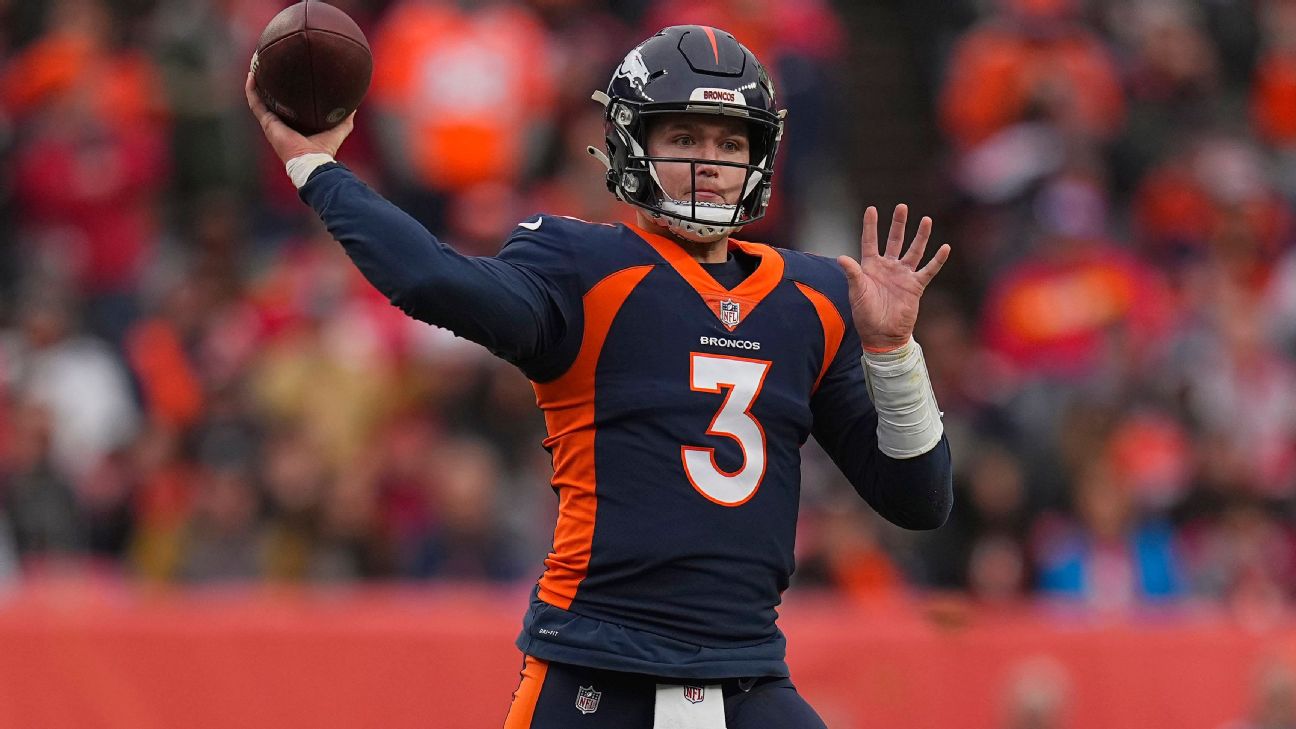 Drew Lock Changes Seahawks Jersey Number Out of 'Utmost Respect' for  Russell Wilson - Sports Illustrated Mile High Huddle: Denver Broncos News,  Analysis and More