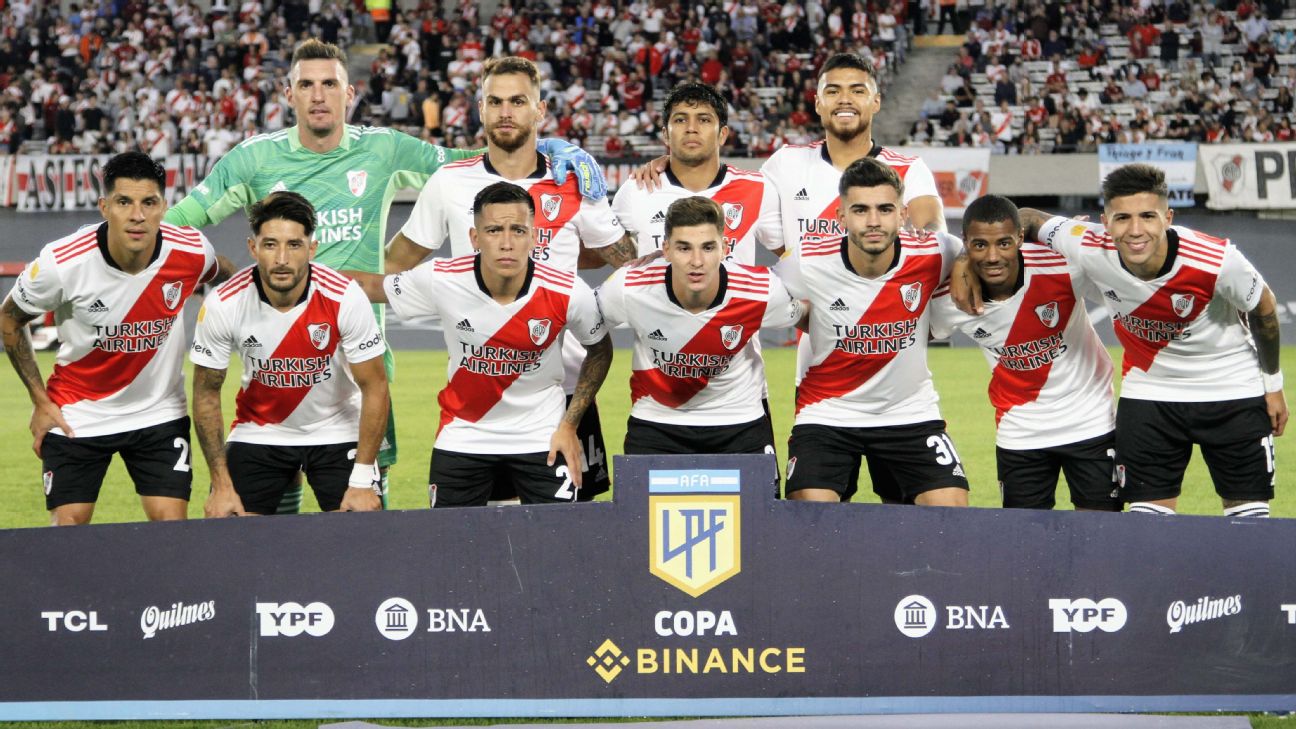 El equipo de River Plate ante Boca Juniors en el Superclásico por la Copa de la Liga
