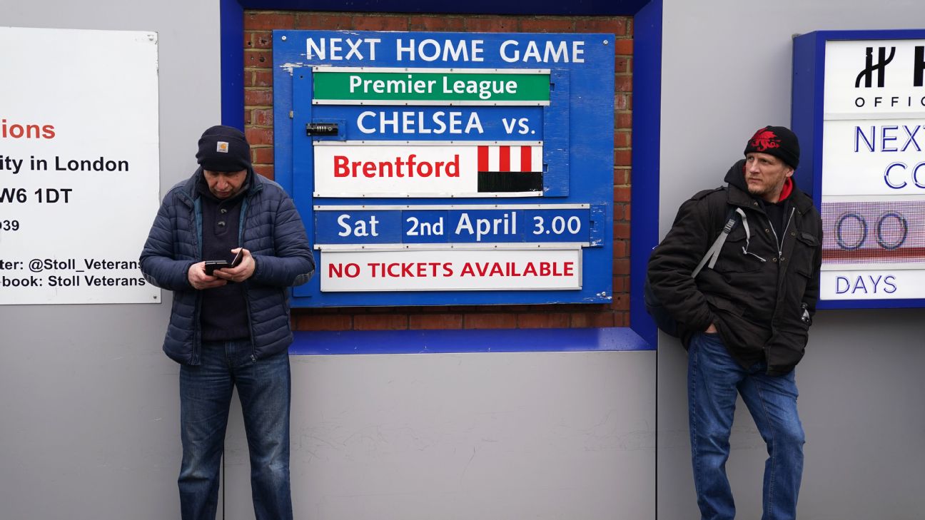 Chelsea are allowed to sell some tickets again after the UK government  alters the club's special licence - Eurosport