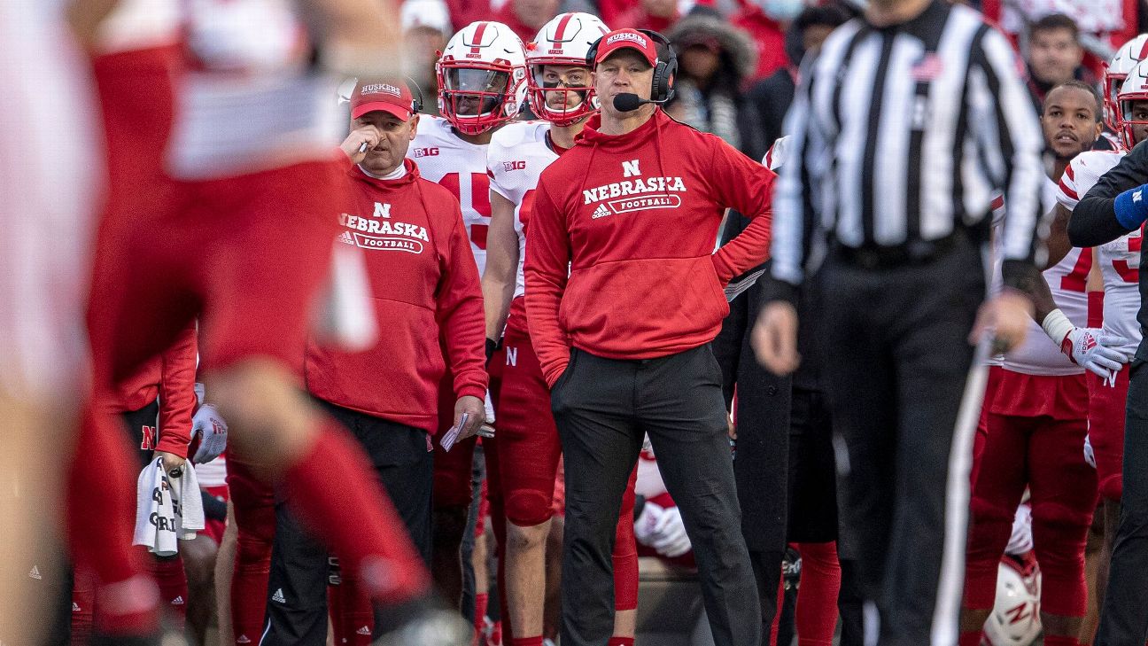 Way cool! UH quarterback Clayton Tune hangs with, learns from