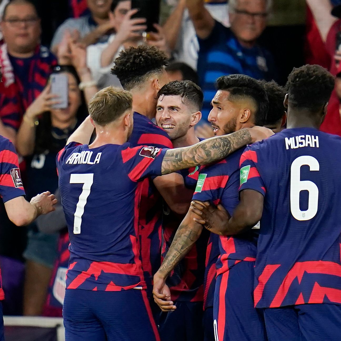 March 27, 2022: Panama defender Eric Davis (15) takes a shot during the  FIFA World Cup 2022 qualifying match between Panama and USMNT Orlando, FL.  USA defeats Panama 5 to 1. Jonathan