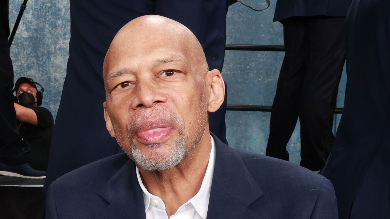 Kareem Abdul-Jabbar Issues Apology to LeBron James After Criticizing Him  for Behavior That's 'Beneath Him' (UPDATE)