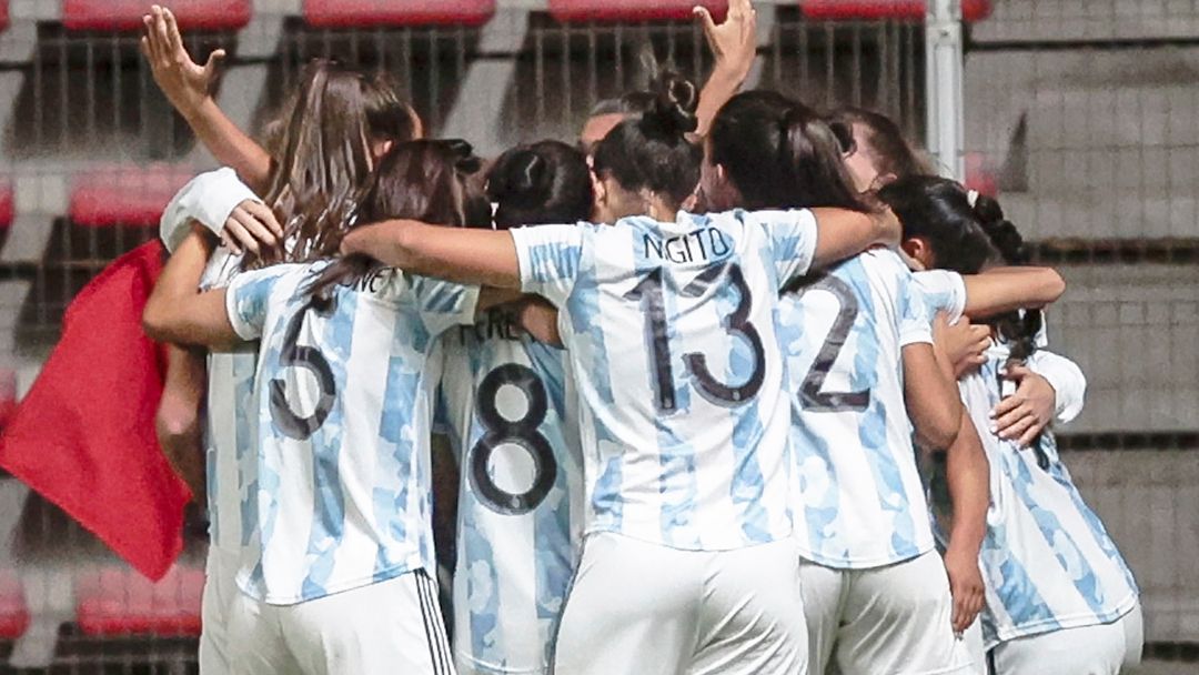 Fútbol femenino: Uruguay cayó 2-0 con Brasil en su debut en el Sudamericano  sub-20