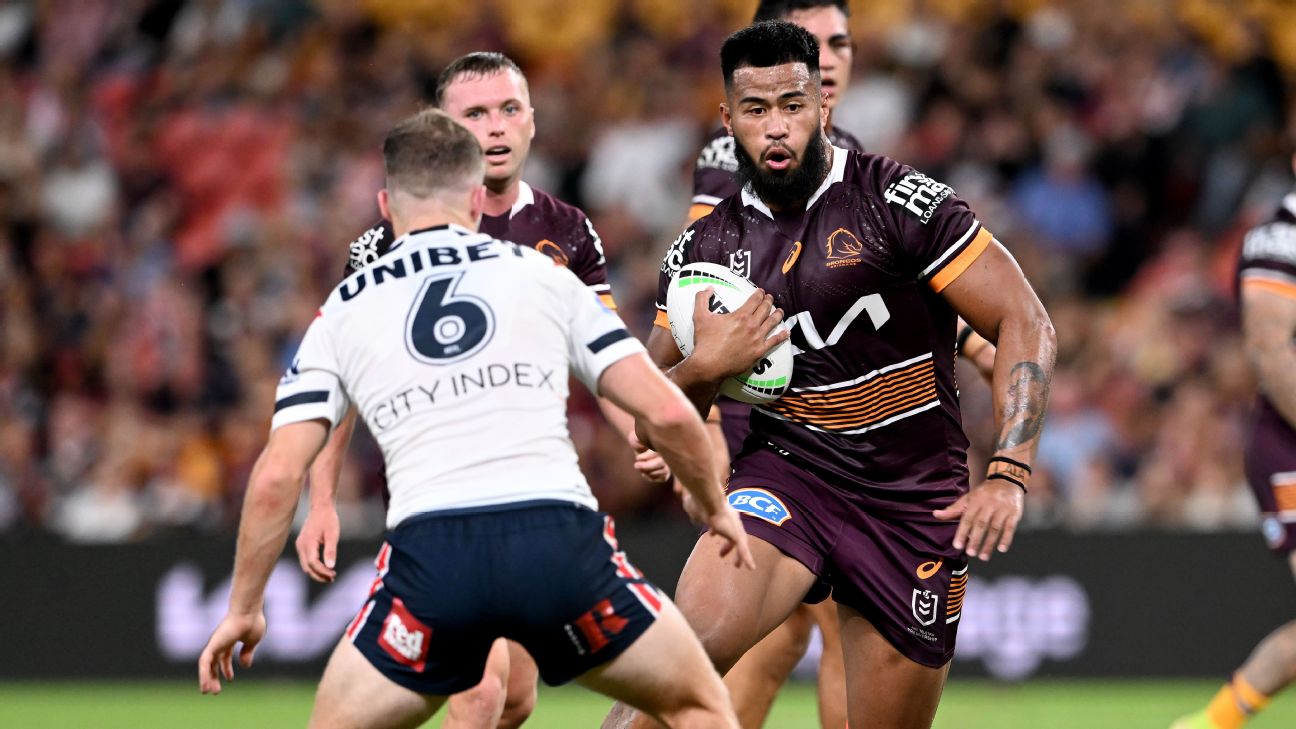 Wally Lewis says Brisbane Broncos playing group is split