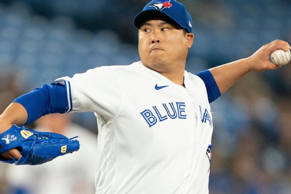Jays' Ryu leaves after 4th with forearm tightness