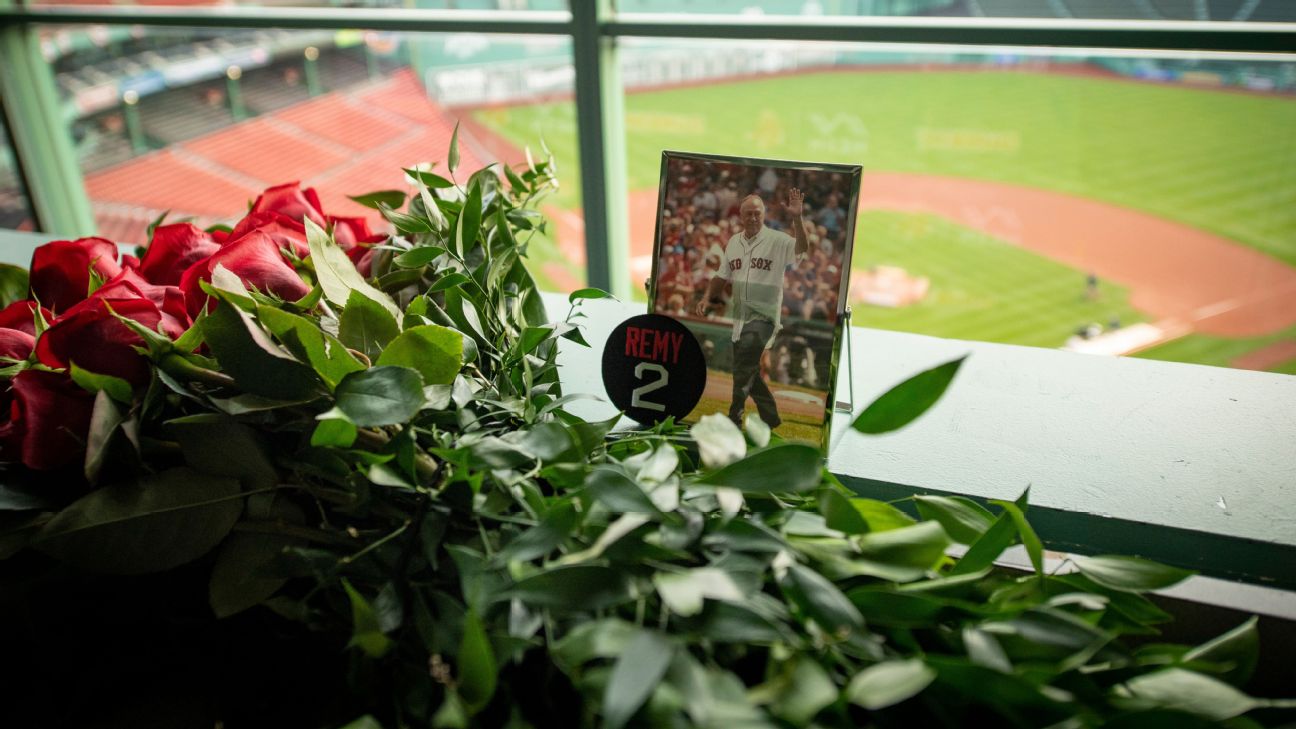 Red Sox Mourners Gather at Funeral Home to Pay Final Respects to Jerry Remy  – NECN