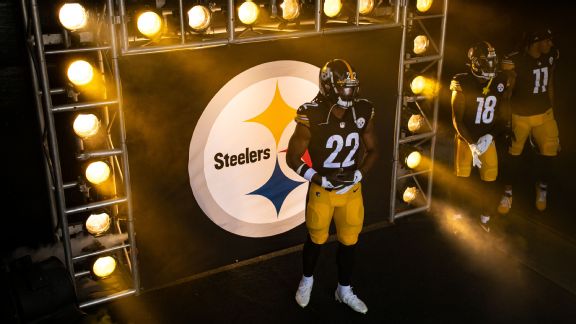 Steelers' Najee Harris' offseason includes stint in wrestling ring, plans for Mexico City
