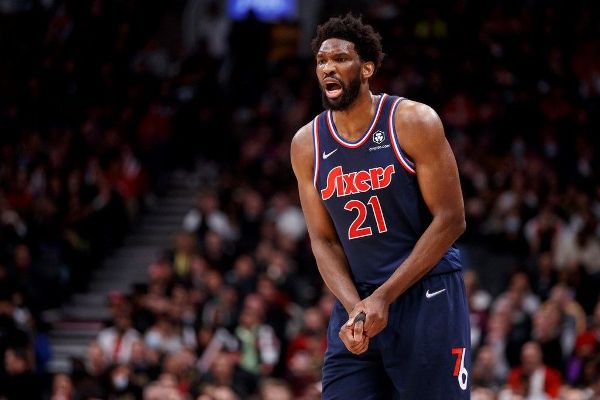 Sources: Embiid has thumb pain, expects to play