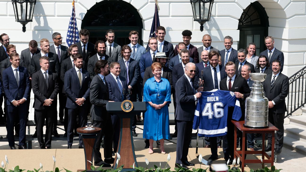 dress code anaheim white house