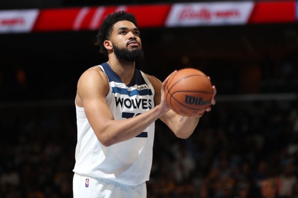KAT exits Timberwolves' game with calf strain