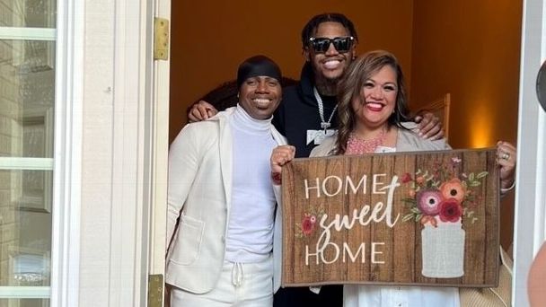 Patriots' Kendrick Bourne makes Mother's Day memorable with new home for parents