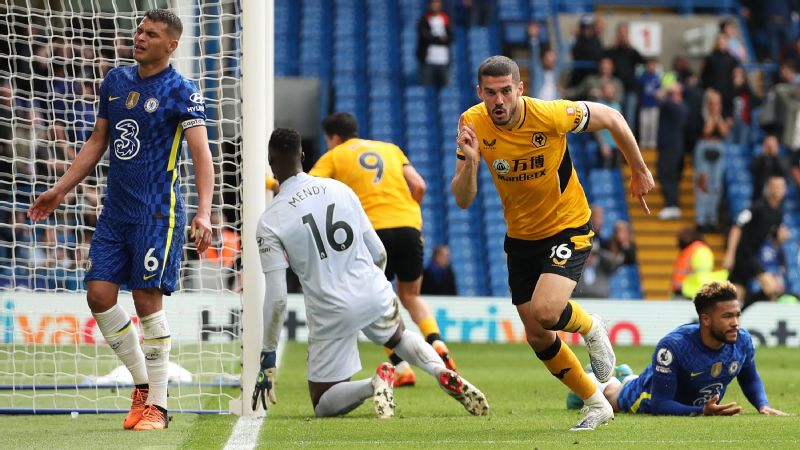 Chelsea let two-goal slip in costly draw to Wolves