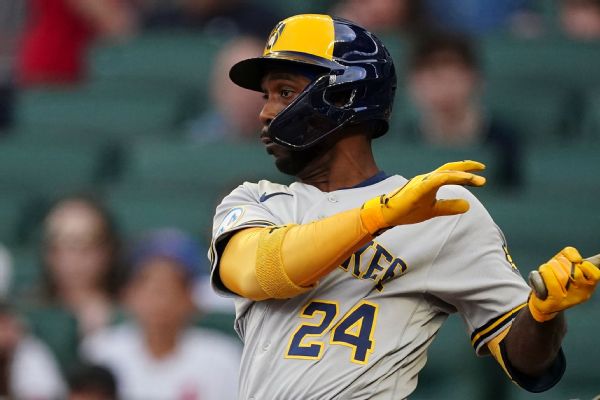 Brewers' McCutchen tests positive for COVID-19