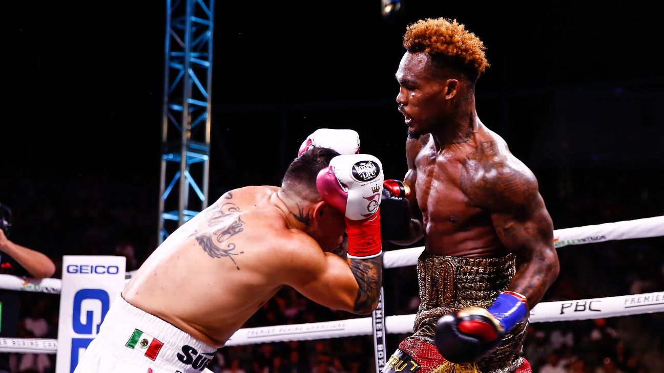 Jermell Charlo stops Brian Castano to become undisputed junior middleweight champion