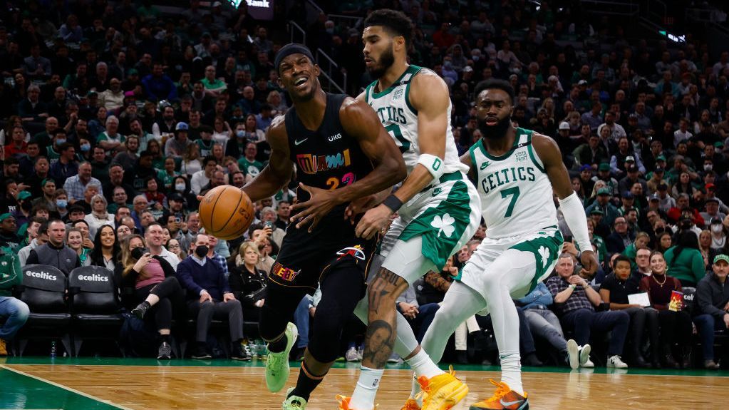 NBA. Celtics e Mavericks vencem e estão nas finais de conferência -  Renascença