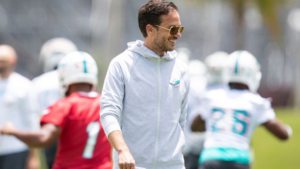 Dolphins coach Mike McDaniel clicks with players, creates 'different vibe'