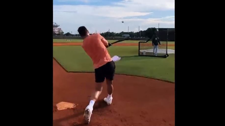 Tom Brady taking BP while Gronk shags fly balls sparks response from Mike Trout