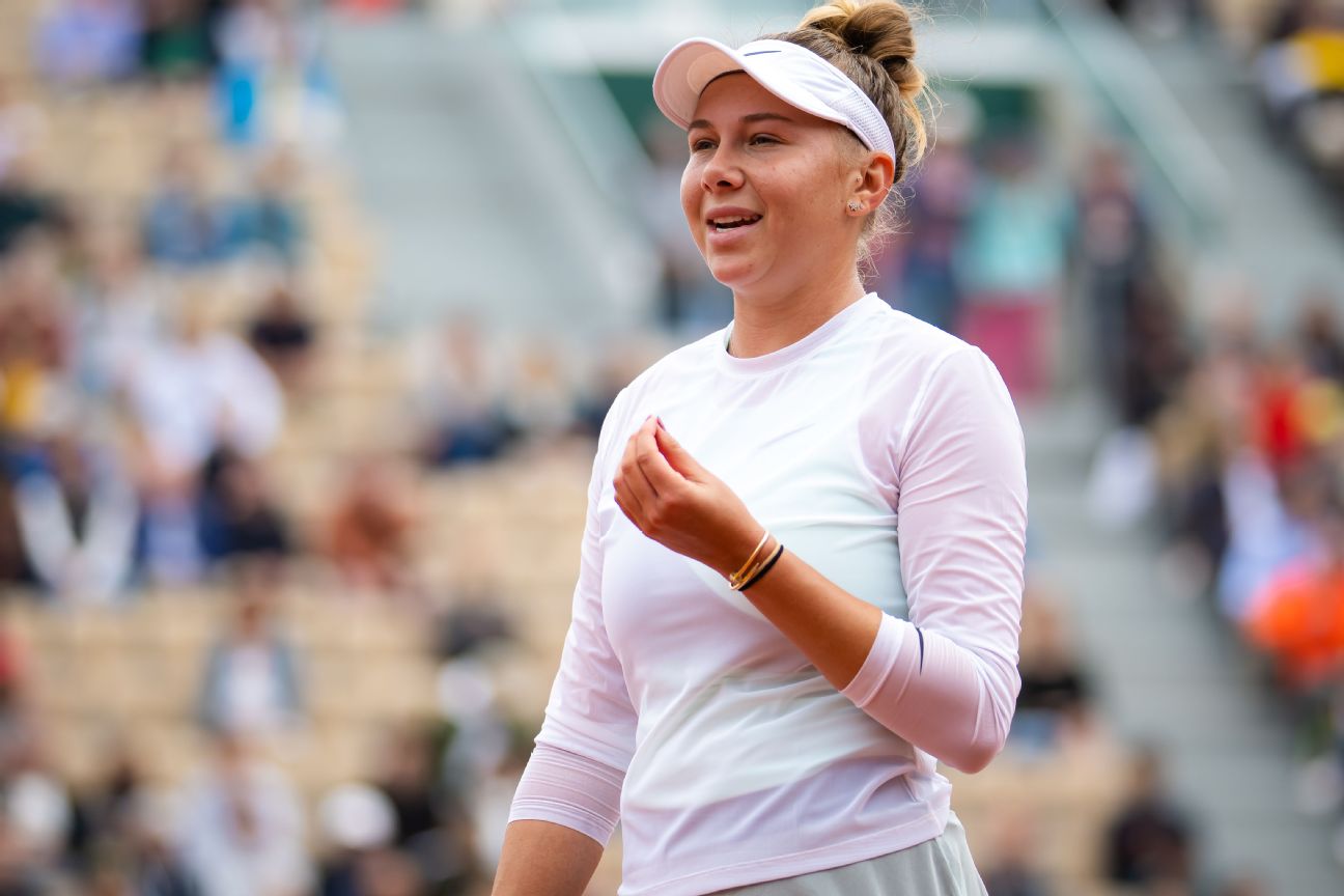 Anisimova finds tennis 'unbearable,' taking break