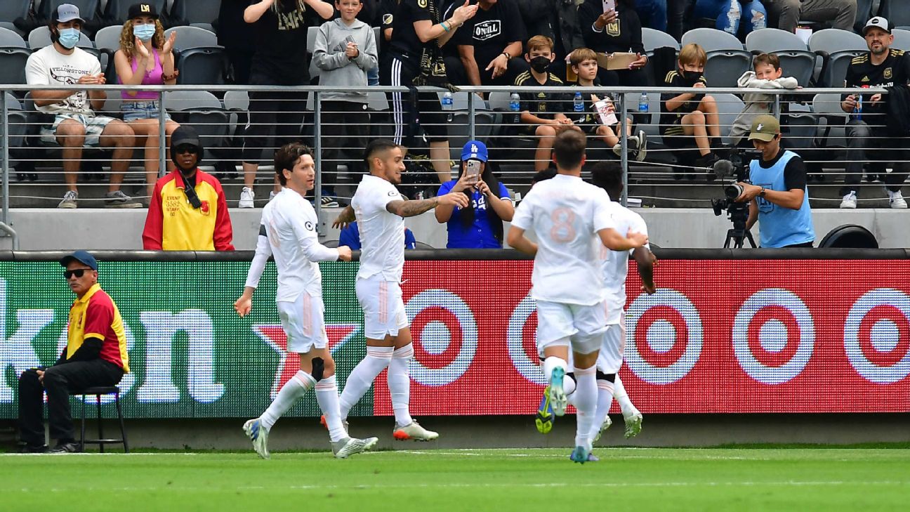 LAFC starts fast before finishing 3-2 quakes