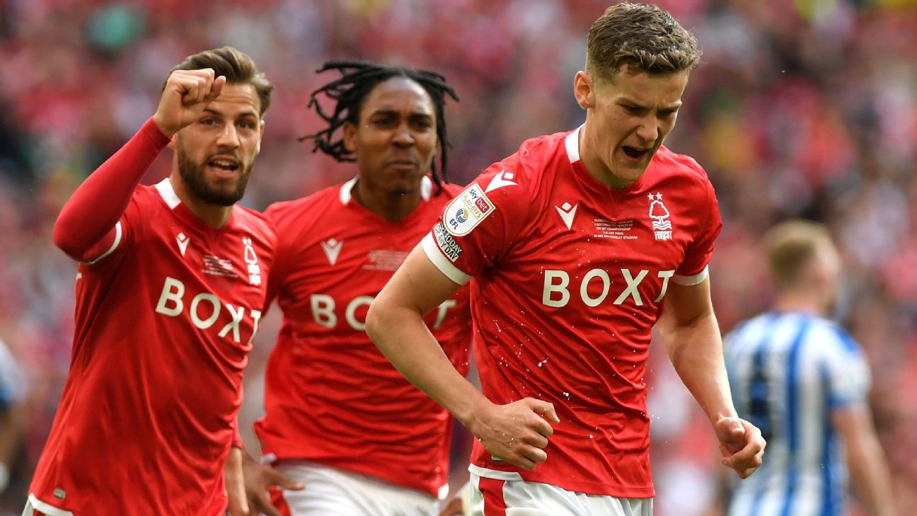 Nottingham Forest vence playoff e volta à Premier League após 23