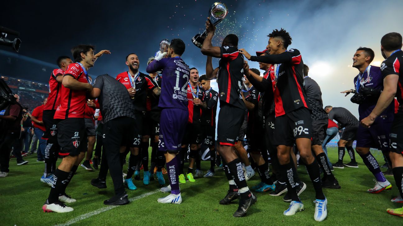 Colón lift historic Copa de la Liga title after defeating Racing Club