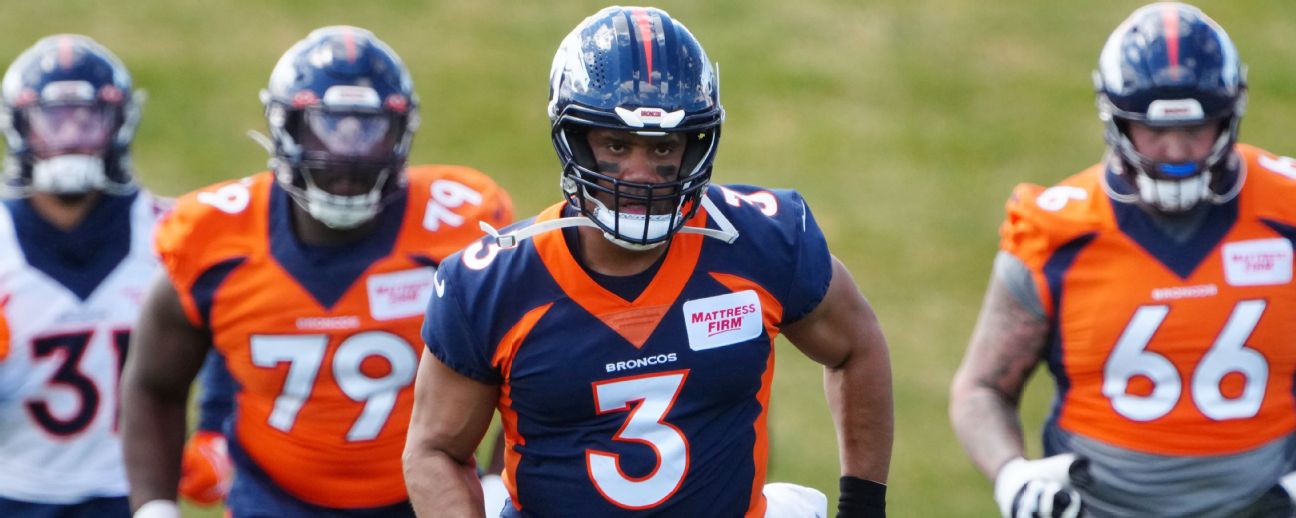 Garett Bolles of the Denver Broncos runs up field against the New York Jest  in the first half of an NFL football game Sunday, Sept. 26, 2021, in Denver.  (AP Photo/Bart Young