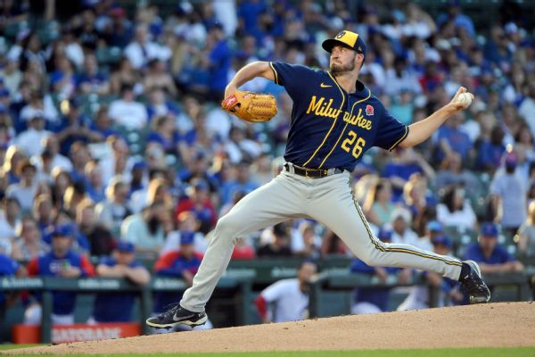 Brewers agree to 5-year Ashby deal, add McGee