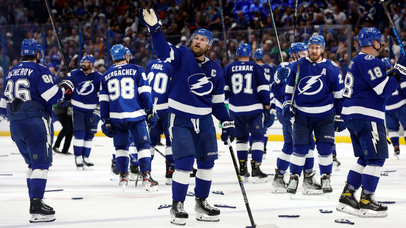 Tampa Bay Lightning – 3 Red Rovers