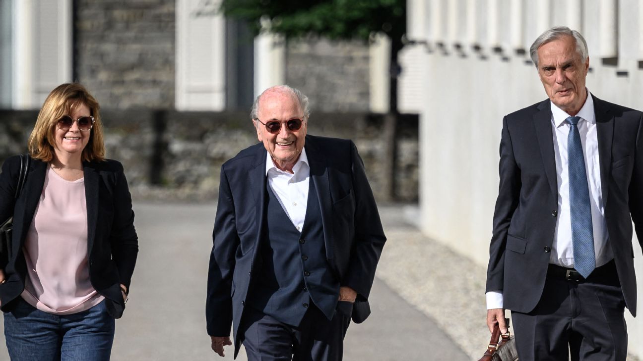 Blatter, Platini cleared of corruption at court