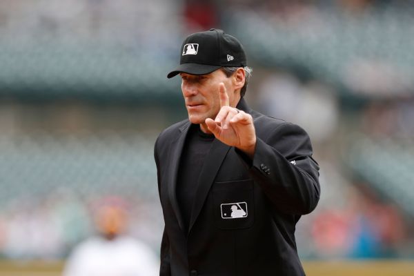 Umpire Hernandez asks for reinstatement of suit