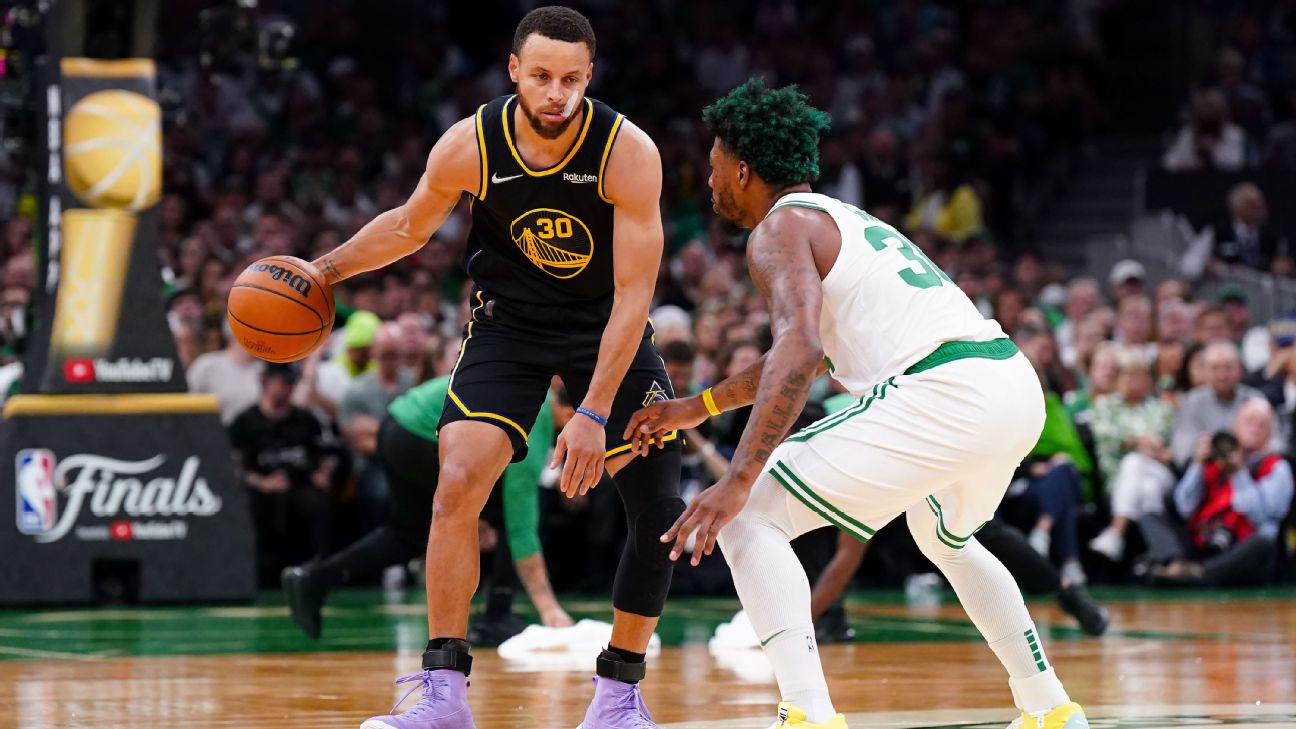 Final NBA 2022: Stephen Curry mendorong Golden State Warriors ke bagian belakang seri