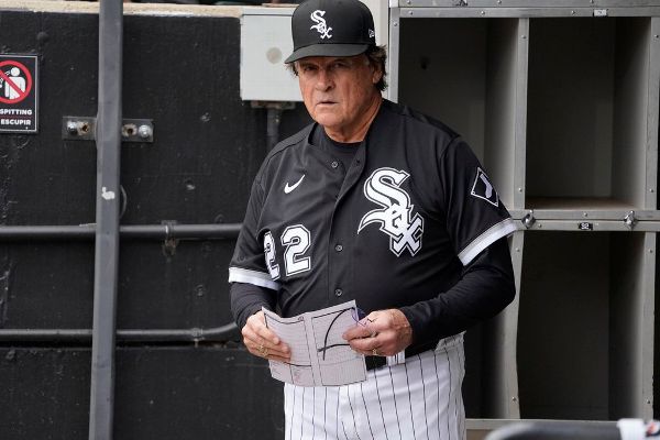 White Sox manager Tony La Russa misses game vs. Royals with medical issue