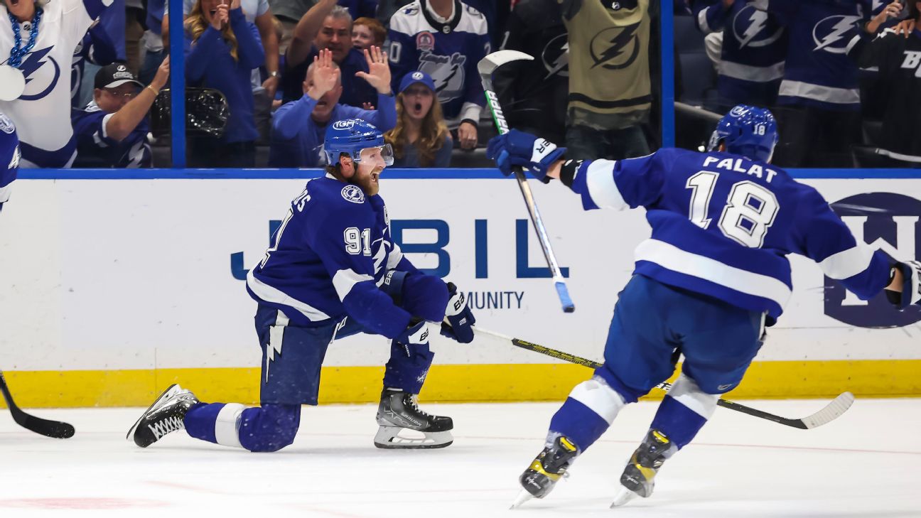 Lightning respond in fitting way for defending champs to beat Islanders in  Game 2