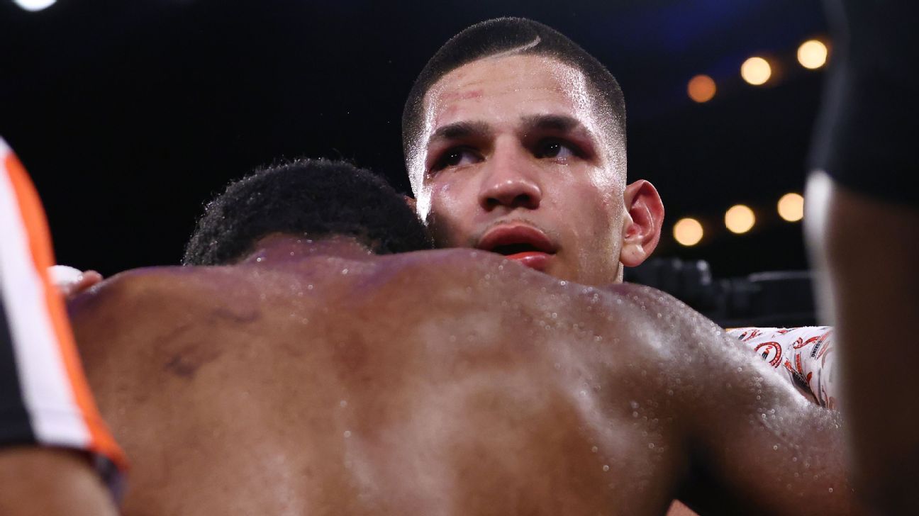 Boxing world reacts to Edgar Berlanga's Mike Tyson-esque bite moment on  Twitter