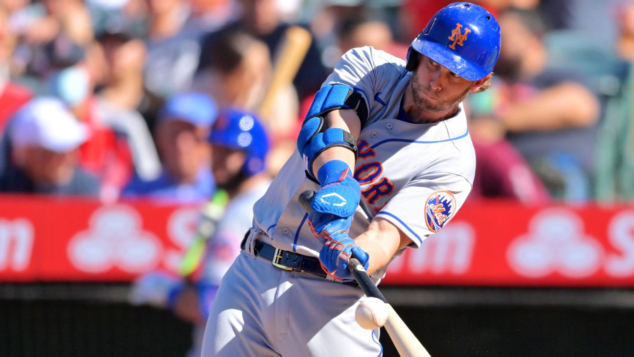 Our 2022 Batting Champion! Jeff McNeil - The Flying Squirrel! : r/mets